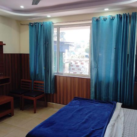 Arya Mansion Hotel Lansdowne Ngoại thất bức ảnh