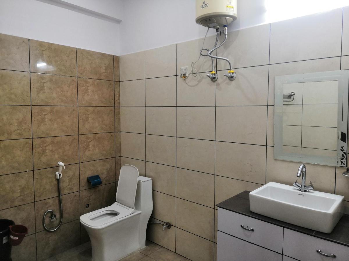 Arya Mansion Hotel Lansdowne Ngoại thất bức ảnh