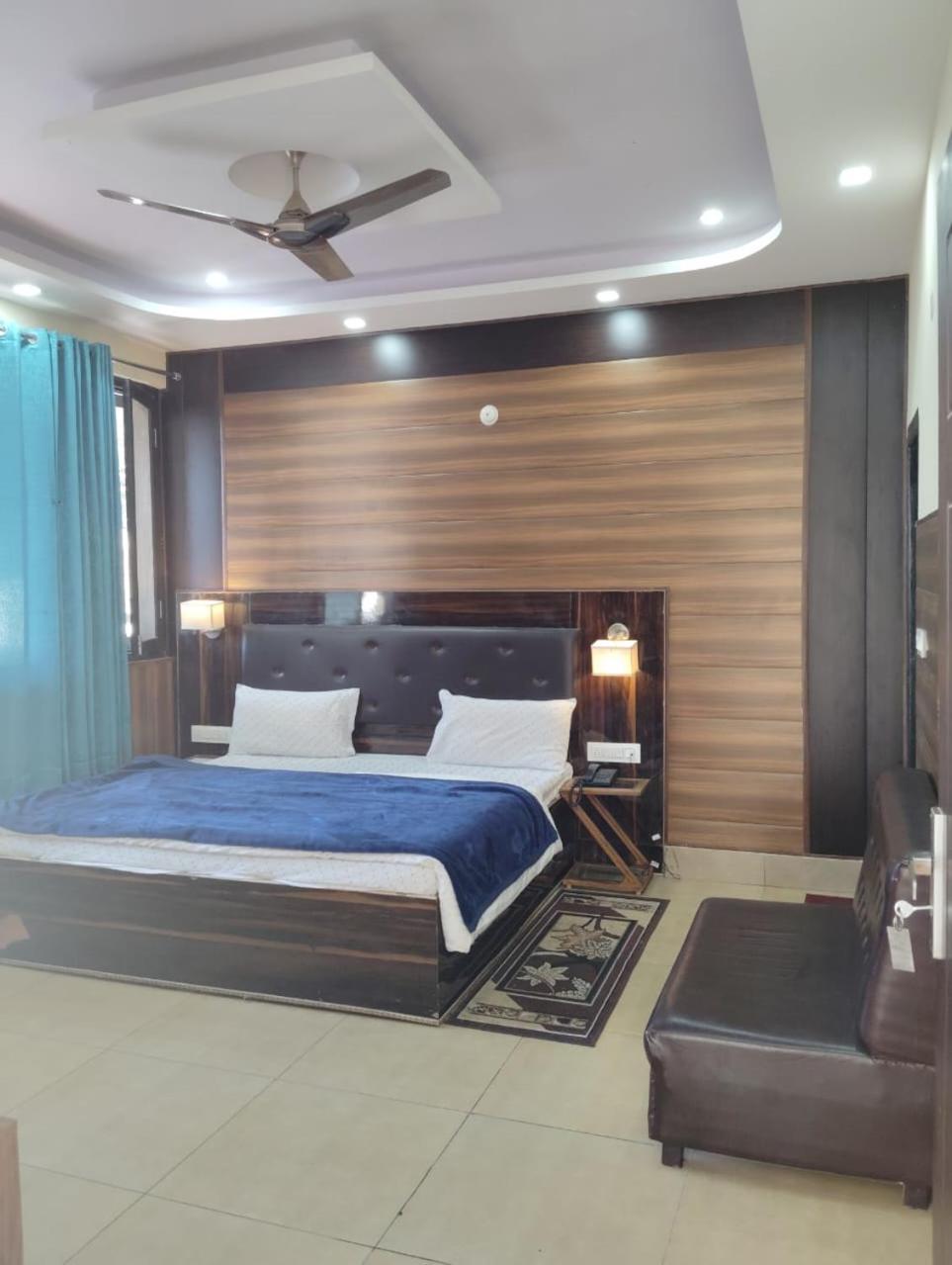 Arya Mansion Hotel Lansdowne Phòng bức ảnh