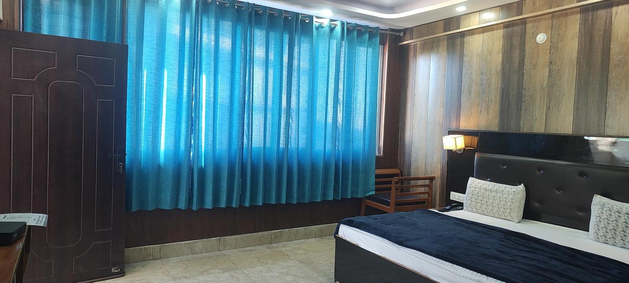Arya Mansion Hotel Lansdowne Phòng bức ảnh